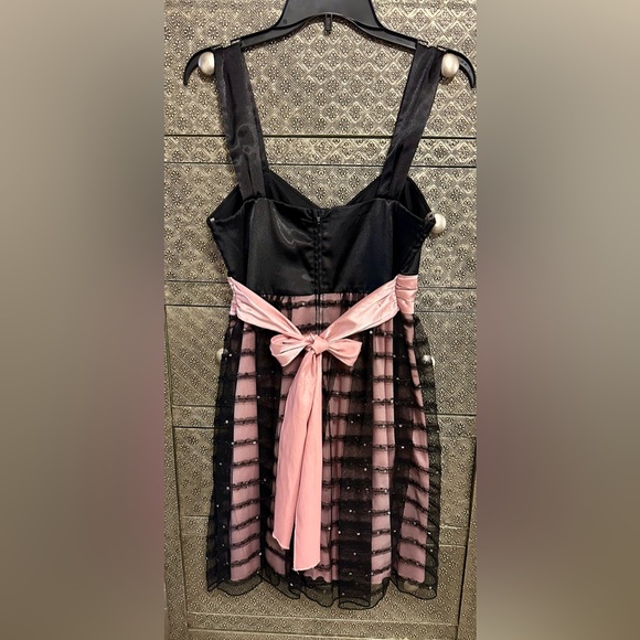 Y2K CITY TRIANGLES Formal Dress - Picture 3 of 7